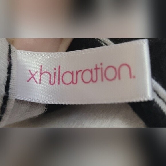 Xhilaration, Black and White Sleeveless Blouse, Size 2 (Large) - Picture 5 of 6